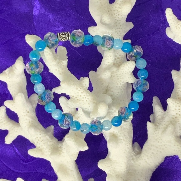 Handcrafted Lampwork and Cracy Lace Bead Stretch Bracelet - Picture 5 of 16